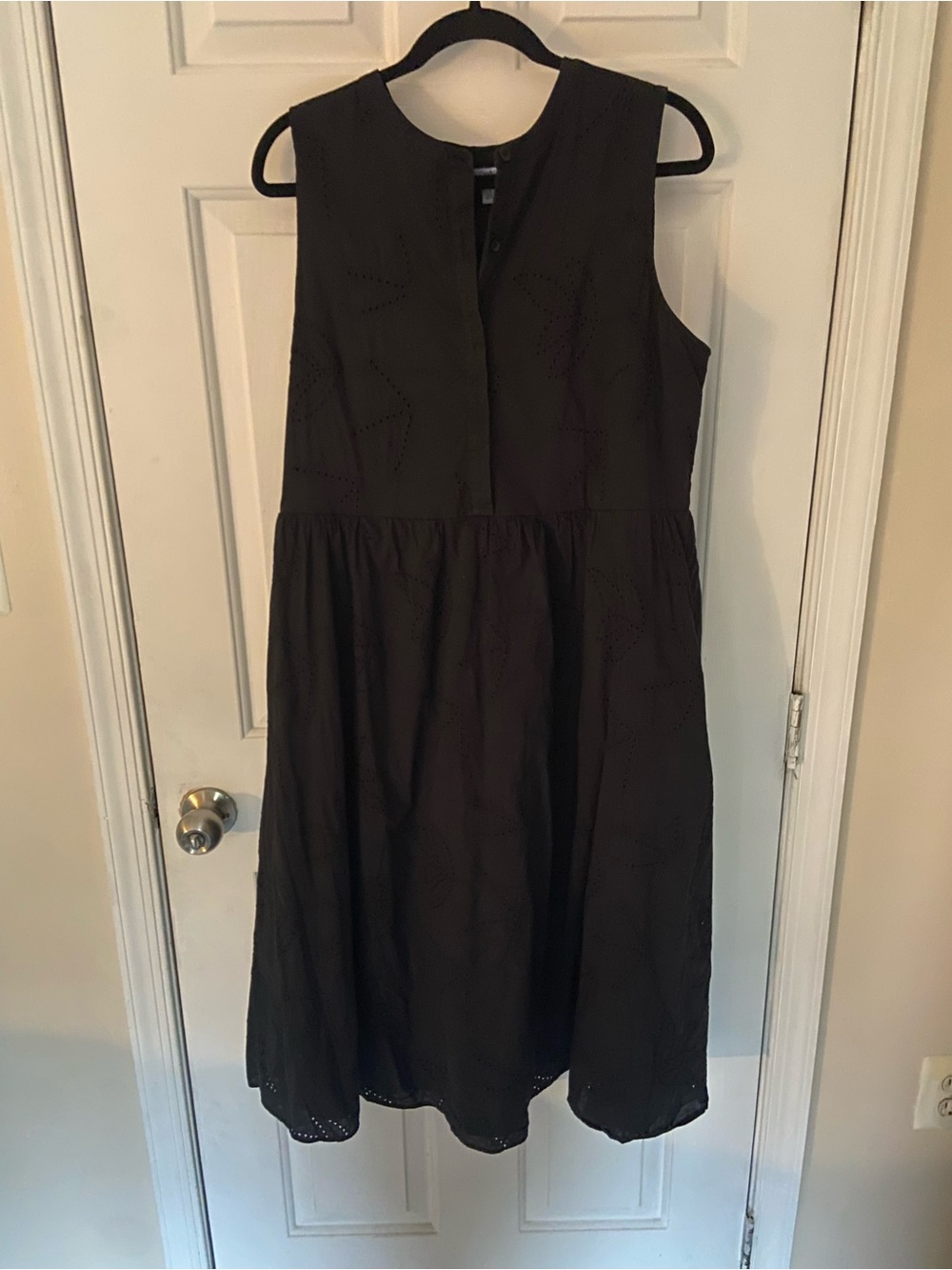 croft & barrow Black Sleeveless Eyelet Midi Dress